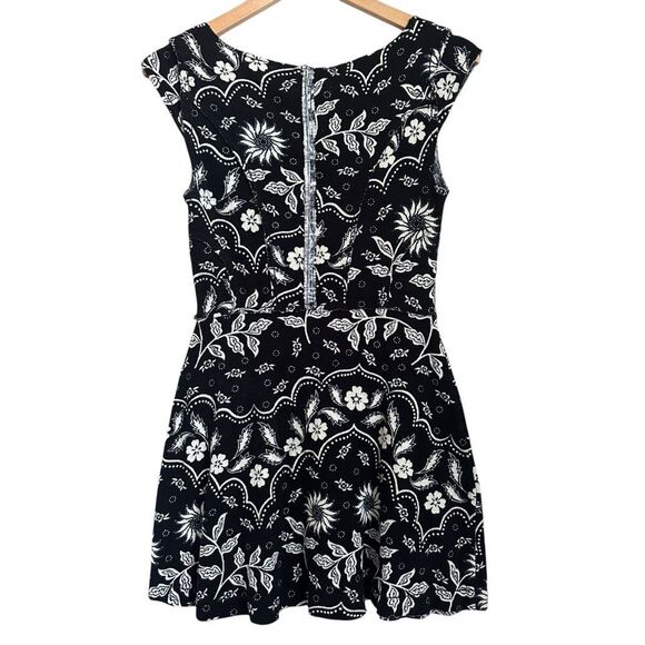 Y2K UO Women Small Floral Mini Dress Black White Stretch Boho Whimsigoth Western - Picture 2 of 13